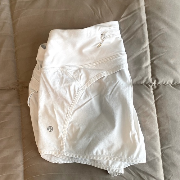 lululemon athletica Pants - Lululemon shorts size 6 speed up short